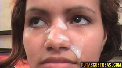 Tinka tau cum ntawm nws lub ntsej muag tom qab kev sib deev qhov quav